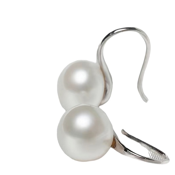 Minimalist Simple Style Silver and Pearl Drop Earrings - Picture 2 of 7
